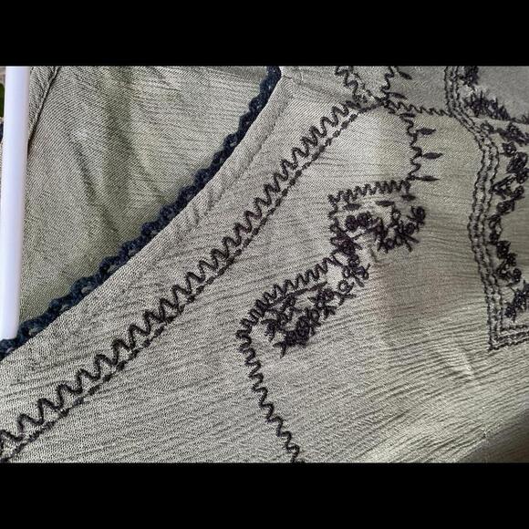 Japna Embroidered Sleeveless Boho Blouse Size Large - Picture 3 of 6
